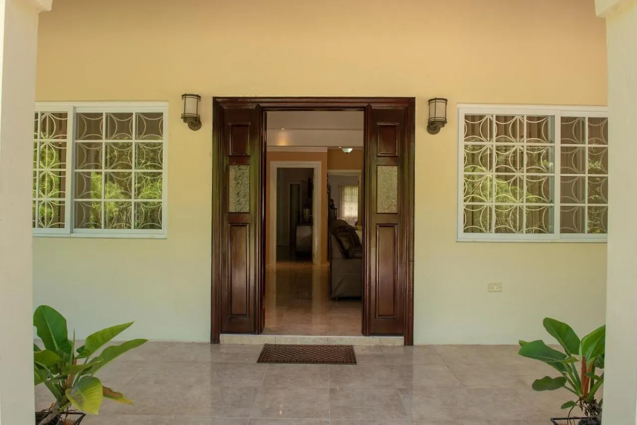 Tropical Escape Villa Ocho Ríos